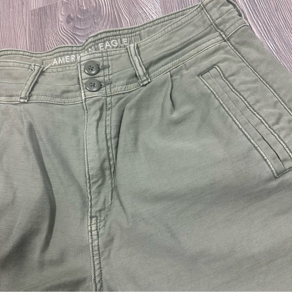 American Eagle‎ Baggy Mom Shorts Olive Green High Rise Size 8 - Picture 2 of 7